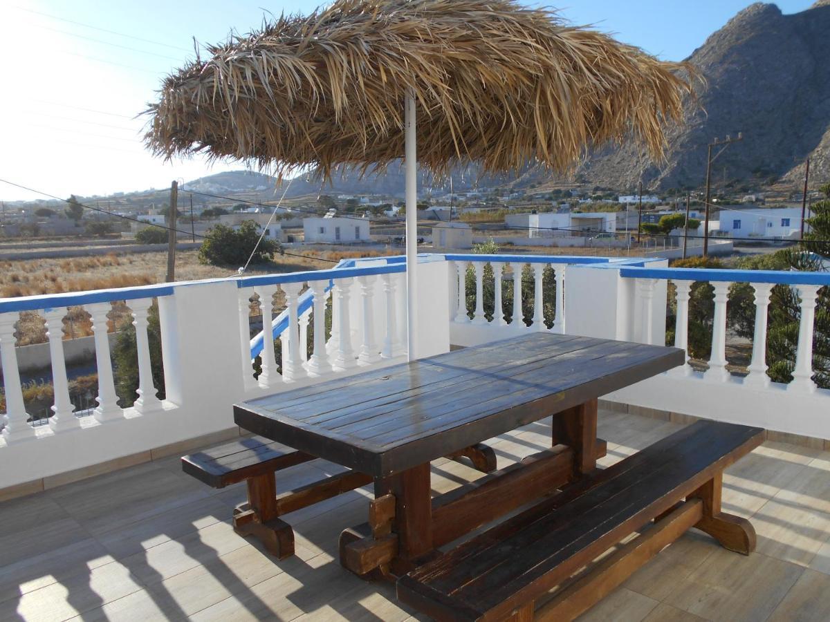 Studios Apartments Kapetanios Perissa  Exterior photo