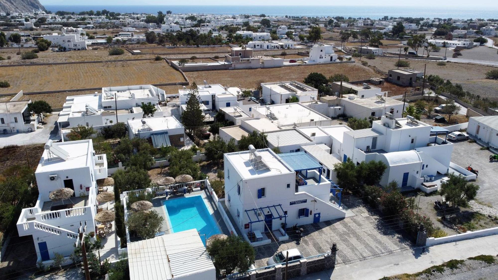 Studios Apartments Kapetanios Perissa  Exterior photo
